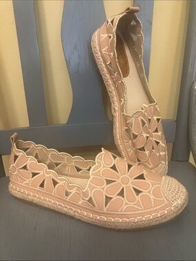 Womens Floral Cutout Espadrilles in Blush Pink